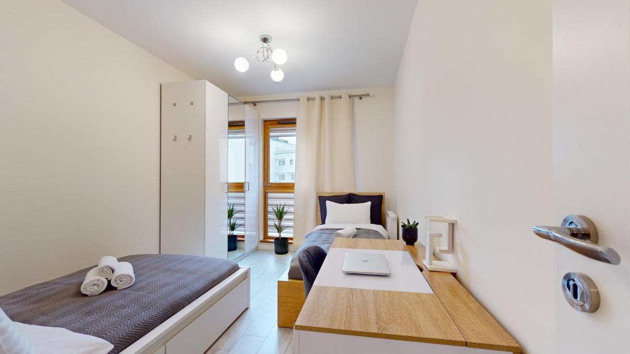 Family House Near The Market Square -Perfect For Family & Business Stays - Ksiecia Witolda Street 500 Steps To Market Square - 2 Bedrooms,2 Parking Places Wrocław Buitenkant foto